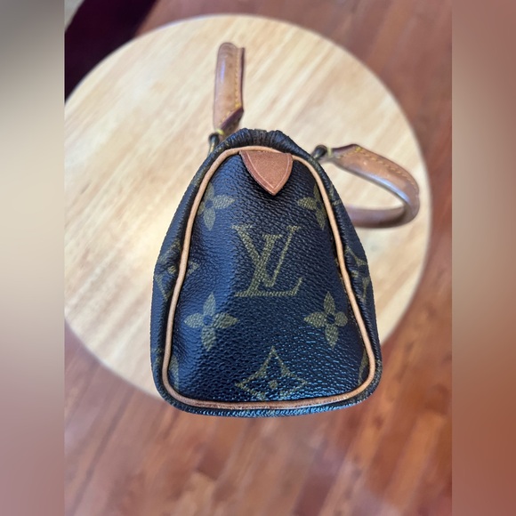 Louis Vuitton Nano Speedy - Picture 9 of 10